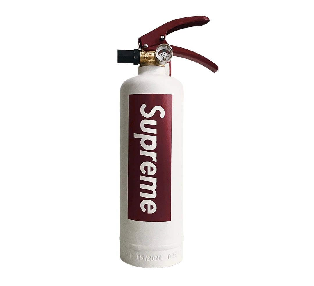 Extincteur Supreme   de l'artiste Wally walid sahraoui popart oeuvre d'art originale et unique au monde